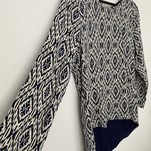 Pookie and Sebastian Cream and Blue Abstract Pattern Blouse - Picture 3 of 14